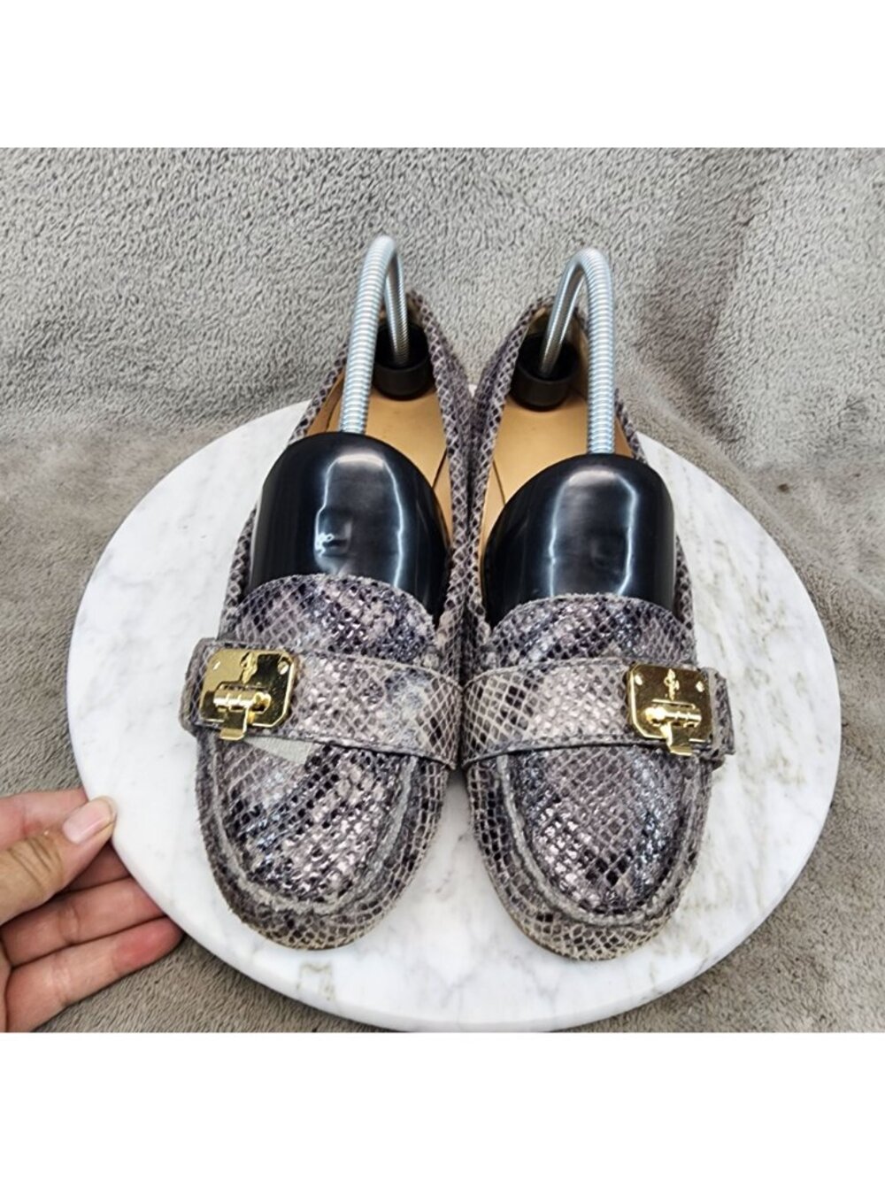 Cole Haan Shoes Womens Size 8.5 Gray Leather Tali Lock Moc Loafers *Read* - Picture 3 of 13